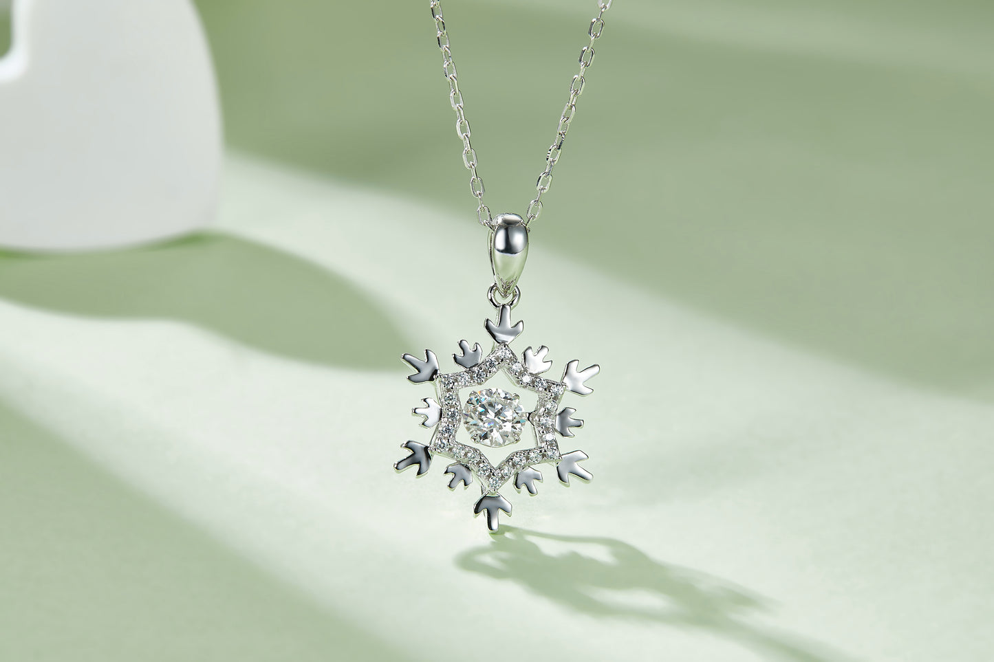Snowflake-Shaped Moissanite Diamond Pendant Necklace