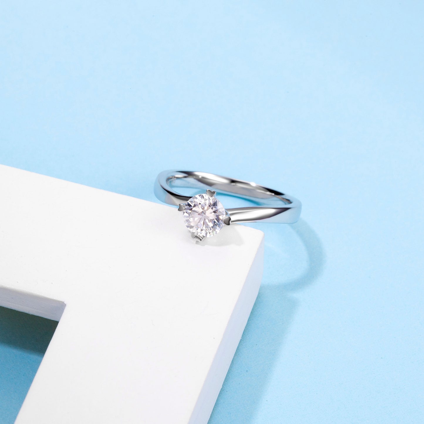 Twisted 4-Claw D VVS1 0.5CT Moissanite Sterling Silver Women's Ring