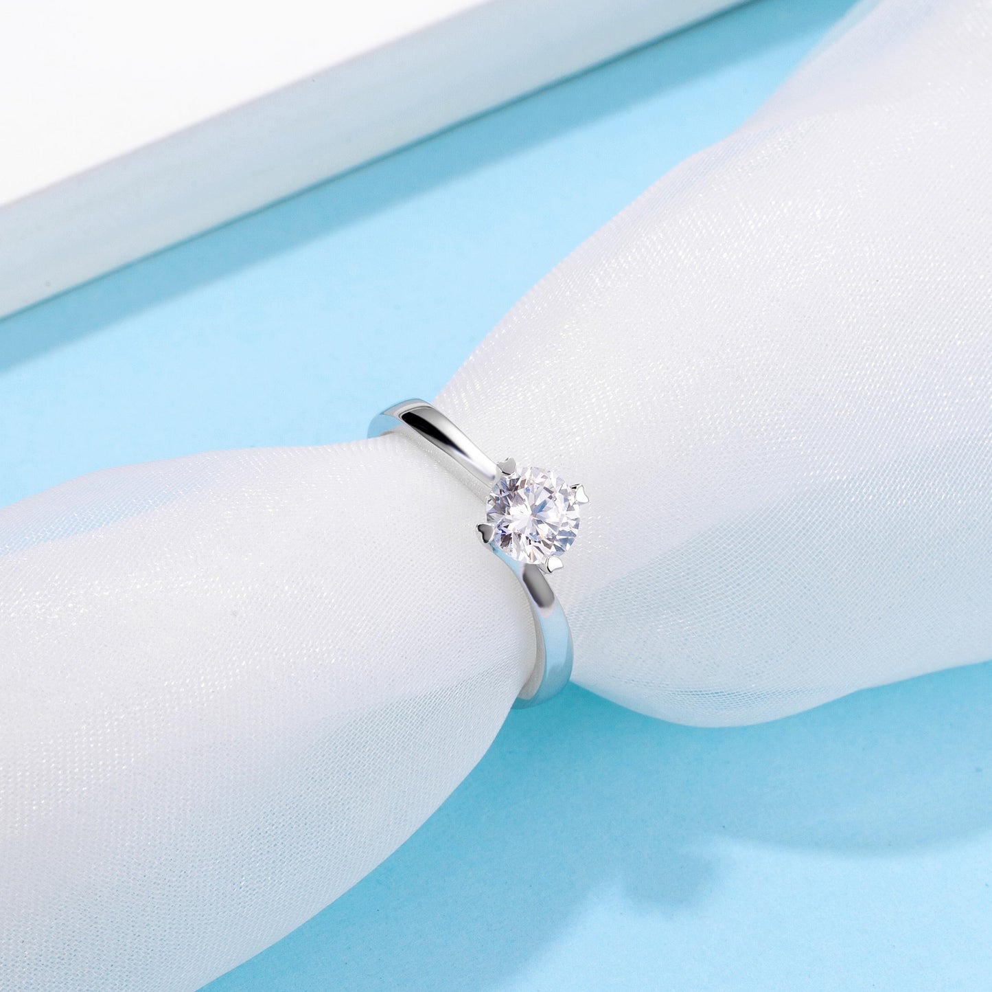 Twisted 4-Claw D VVS1 0.5CT Moissanite Sterling Silver Women's Ring